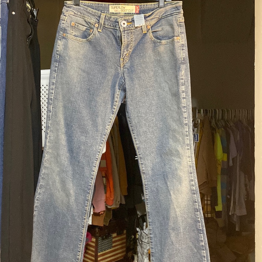 Levi’s super low 318 bouquet size 7M Junior